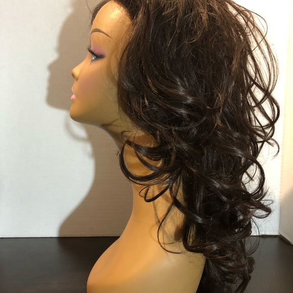 Never worn lace front loose curls synthetic wig - Picture 2 of 4